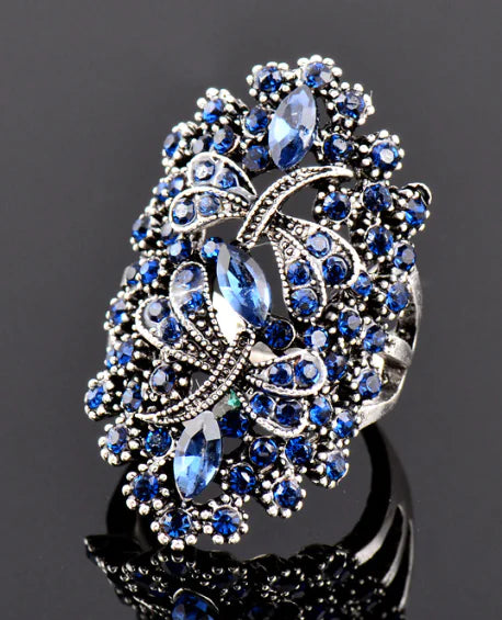 Retro Luxury Hollow Zircon Ring for Women